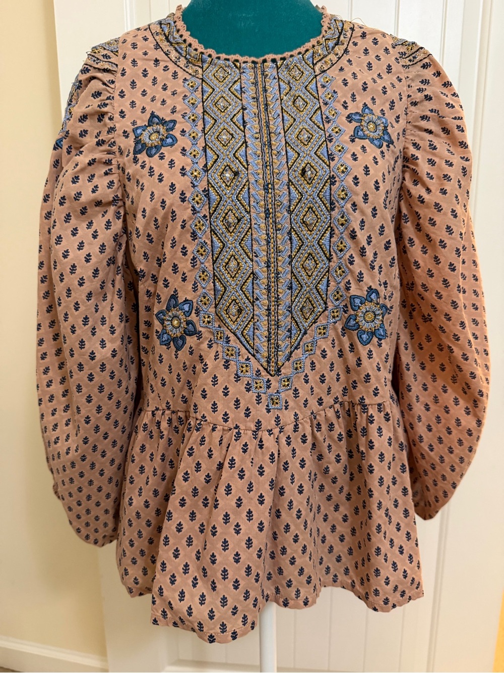 Anthropologie Embroidered Boho Peplum Blouse in Dusty Tan & Blue Sz XL